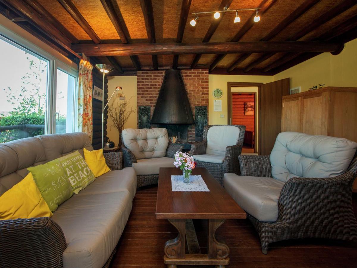 Open Wooden Chalet Built Against A Hill Francorchamps Exterior photo